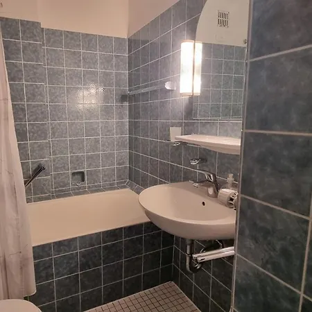 Haus Andreas-dirk-str 7 14 *